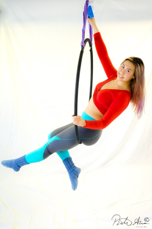 Rengastrapetsi - Aerial hoop