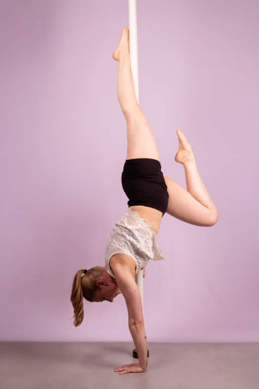 Pole dance handstand