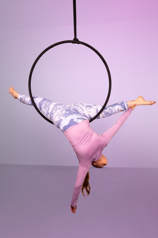 Aerialhoop split